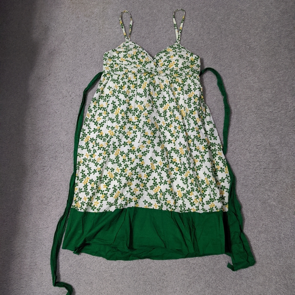 Cute vintage shamrock sundress (3 for $20!)